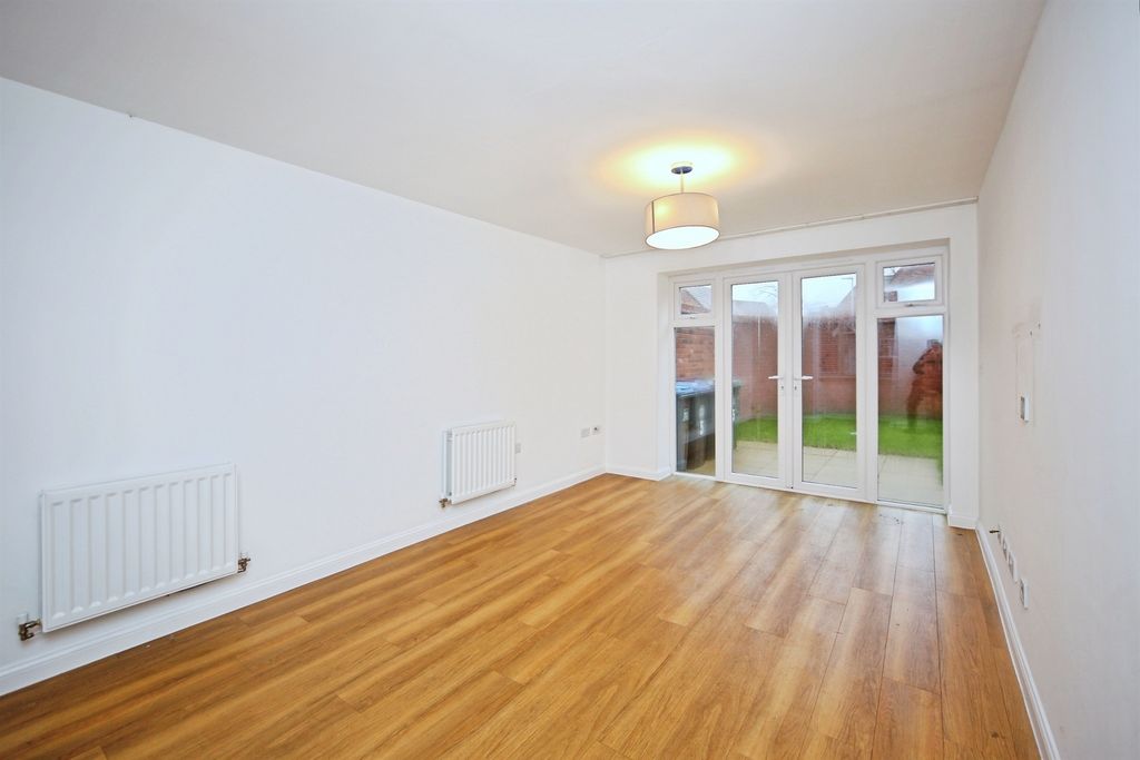 Property photo 3 of 24