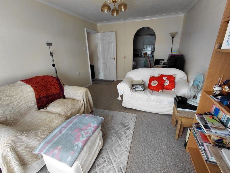 Property photo 2 of 8