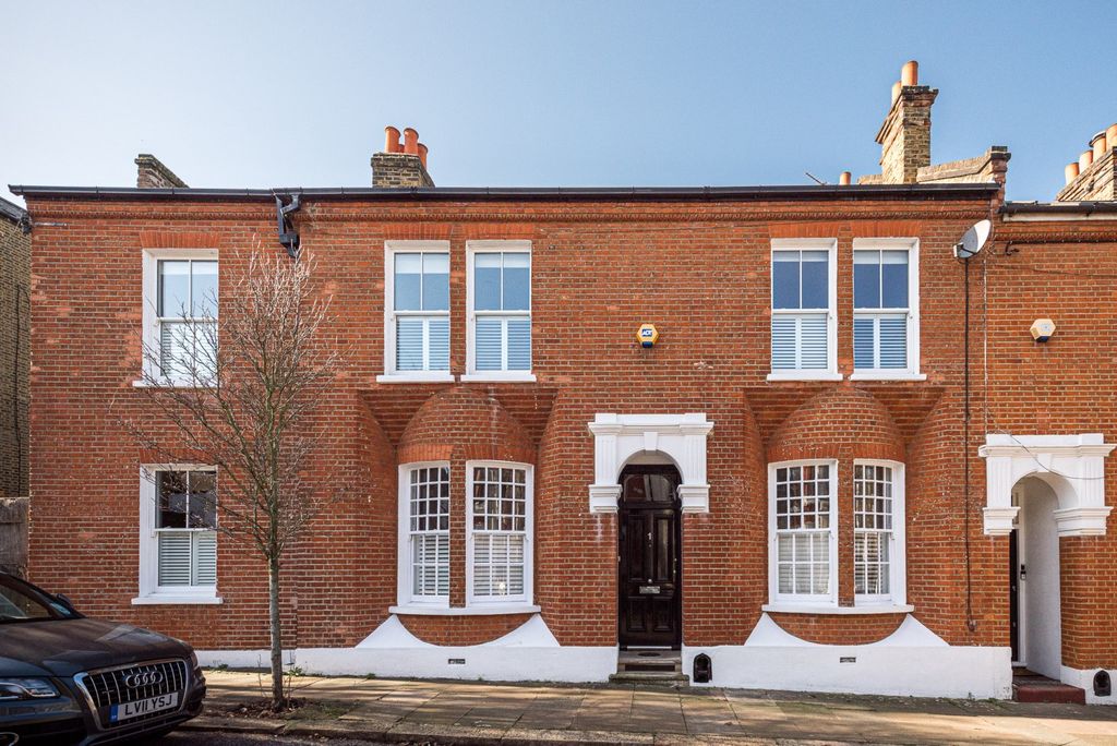 Property photo 2 of 24