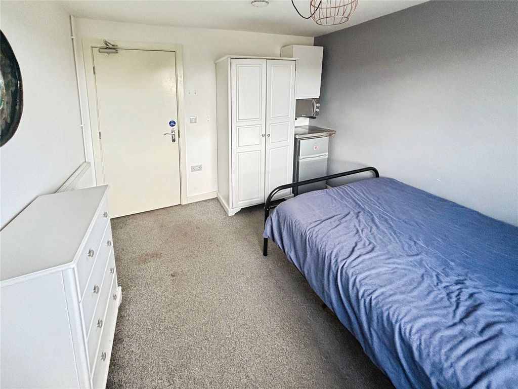 Property photo 3 of 6 Bedroom