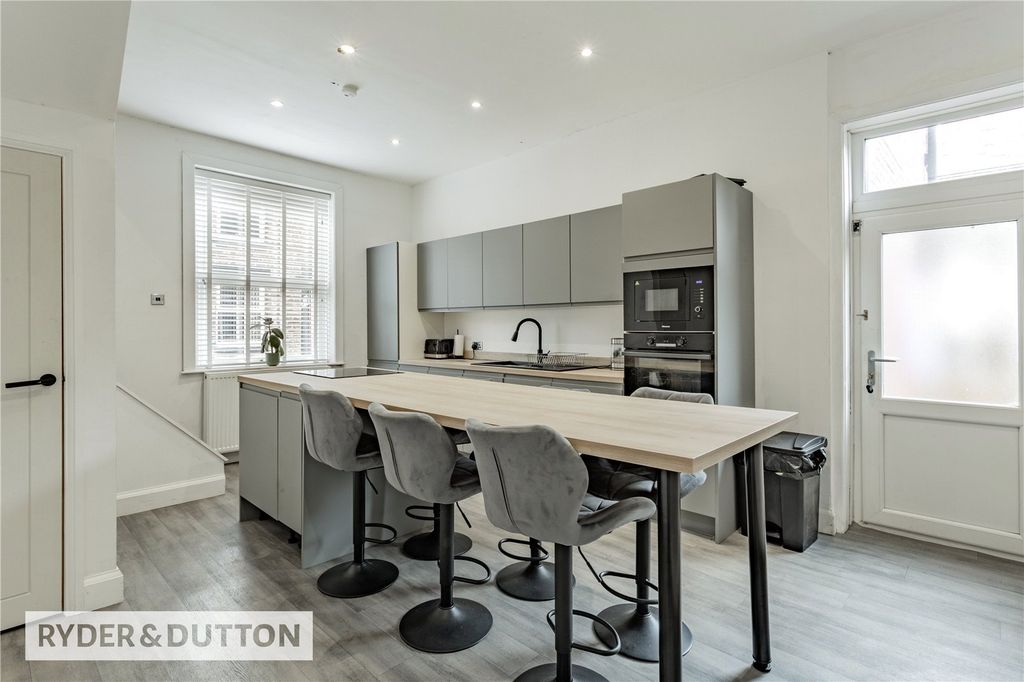 Property photo 1 of 15 Kitchen