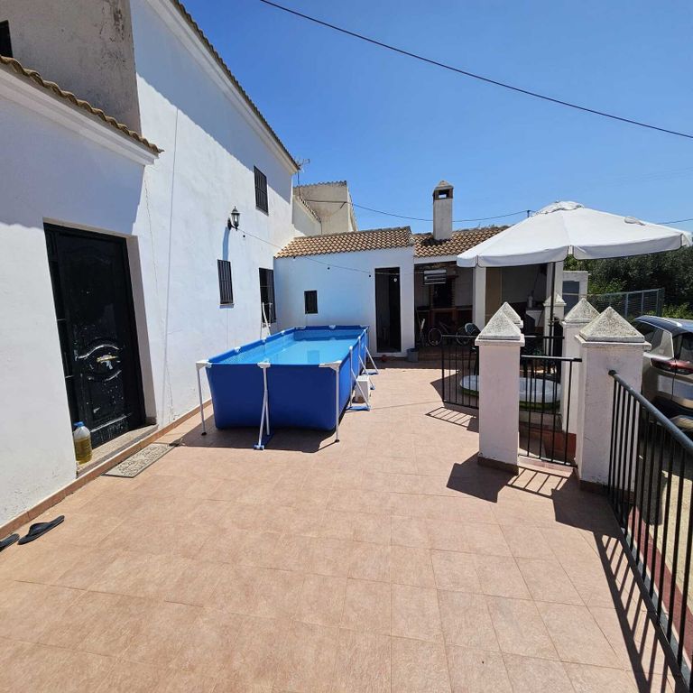 Property photo 2 of 10