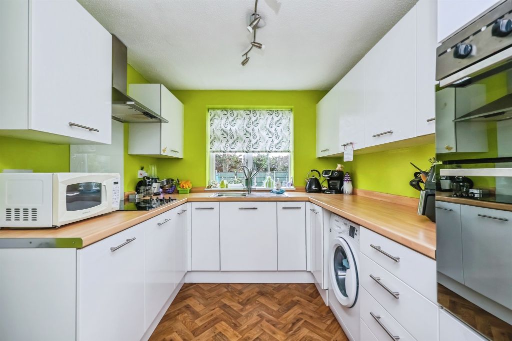 Property photo 2 of 17