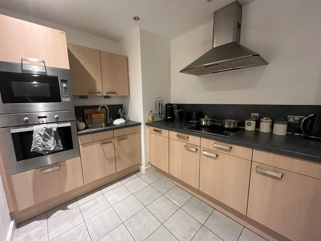 Property photo 3 of 6 Kitchen