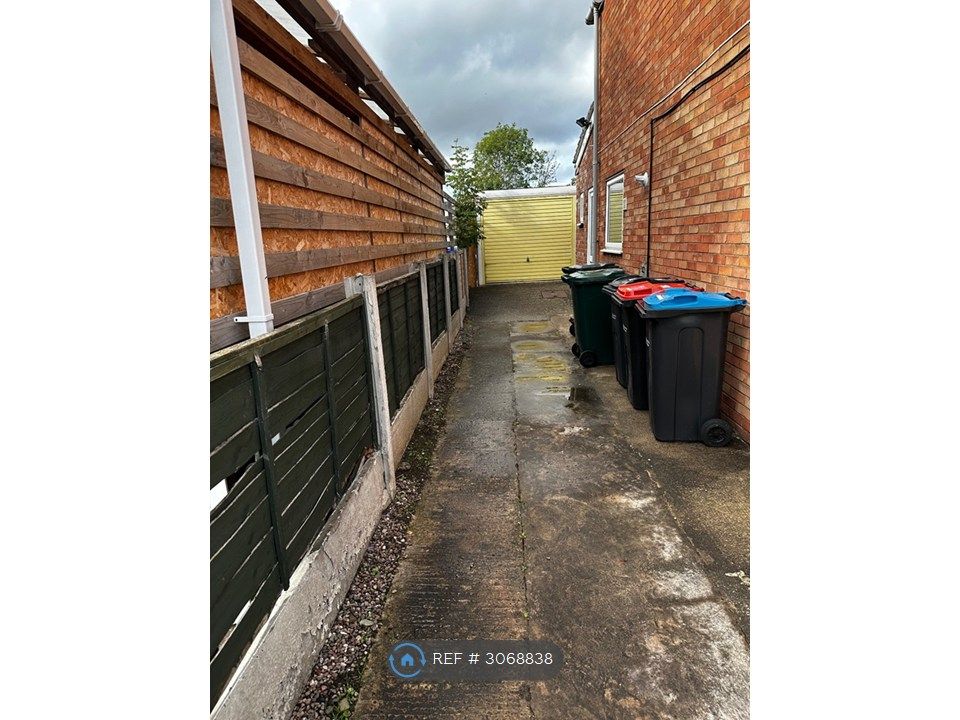 Property photo 2 of 25