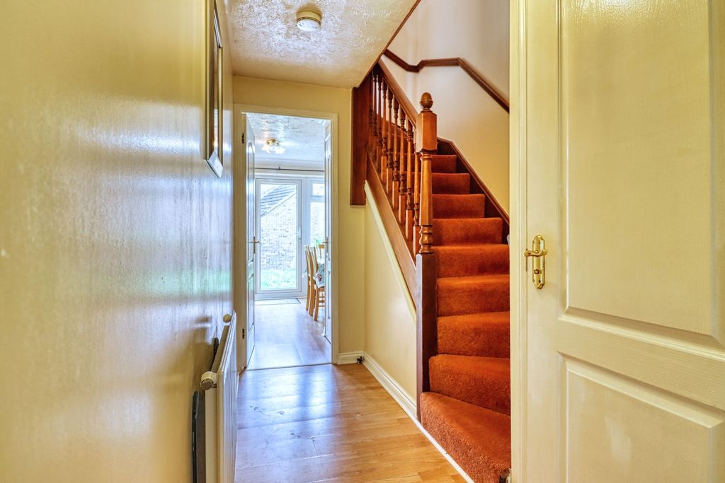 Property photo 2 of 23 Hallway