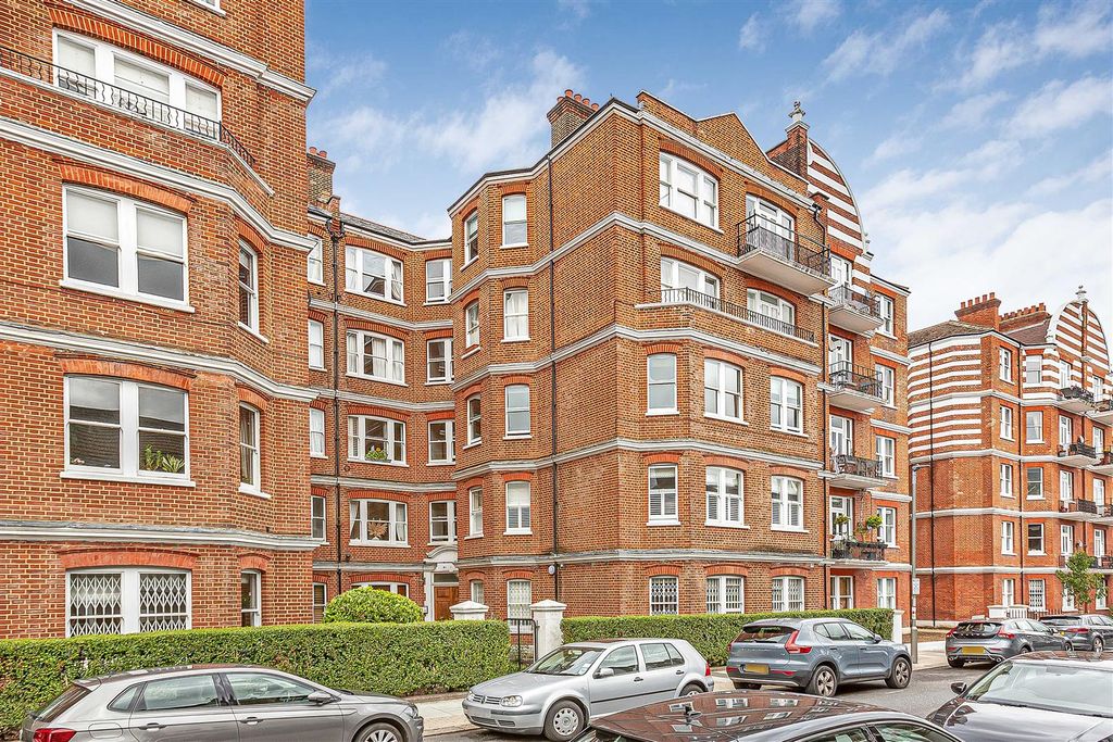 Property photo 2 of 8 Albert Palace Mansions - External.Jpg