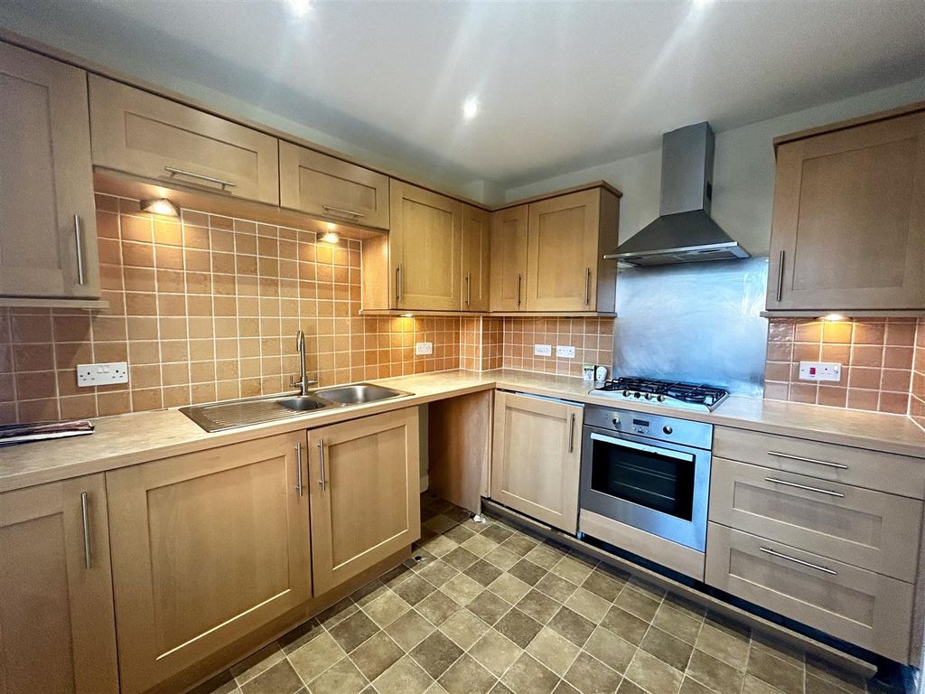 Property photo 3 of 19 Kitchen.Jpeg