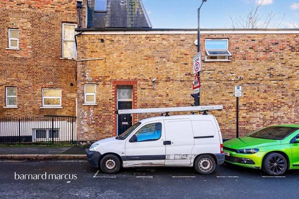 Property photo 2 of 14