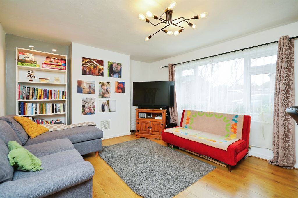 Property photo 3 of 16