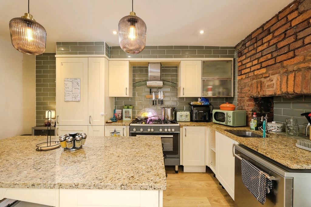 Property photo 2 of 19 Pbox-Img.Jpg