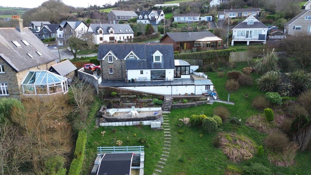 Property photo 2 of 71