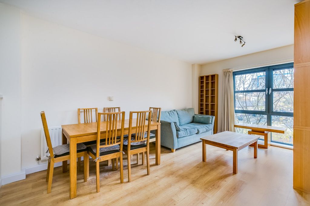 Property photo 2 of 6