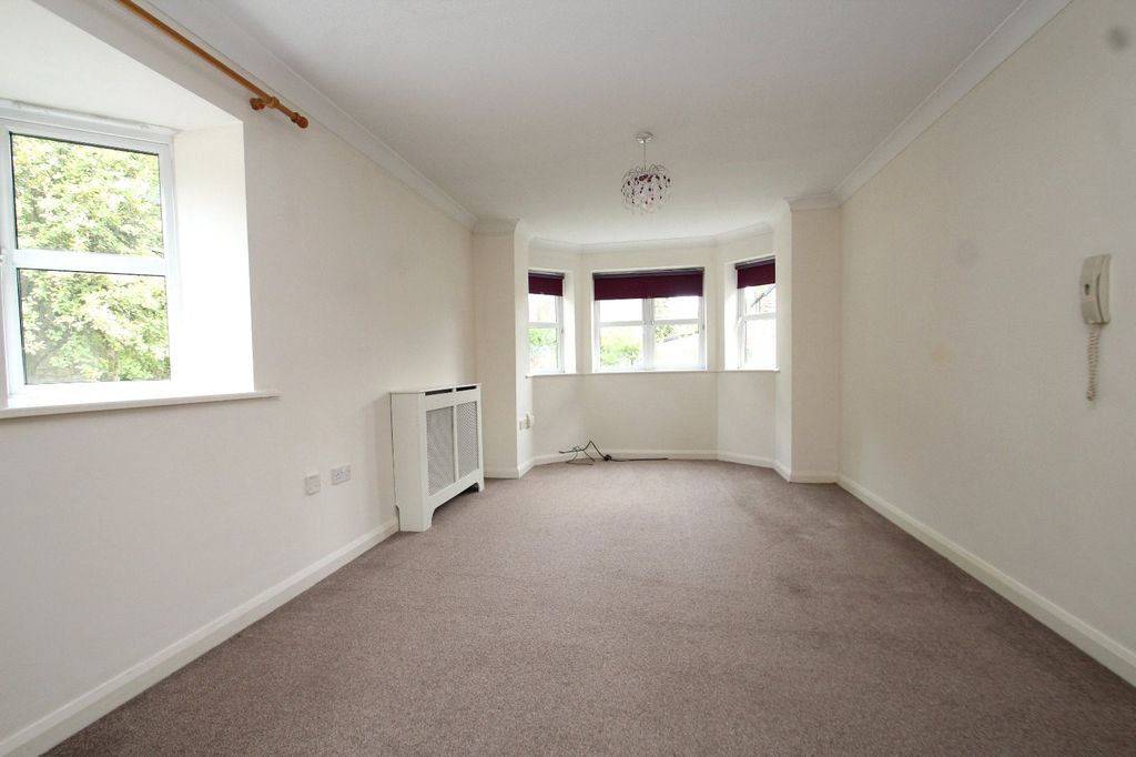 Property photo 2 of 14 Picture No. 16