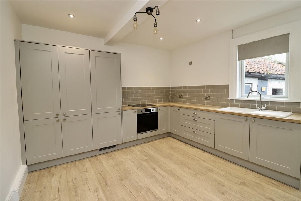 Property photo 2 of 10 Image00010.Jpeg