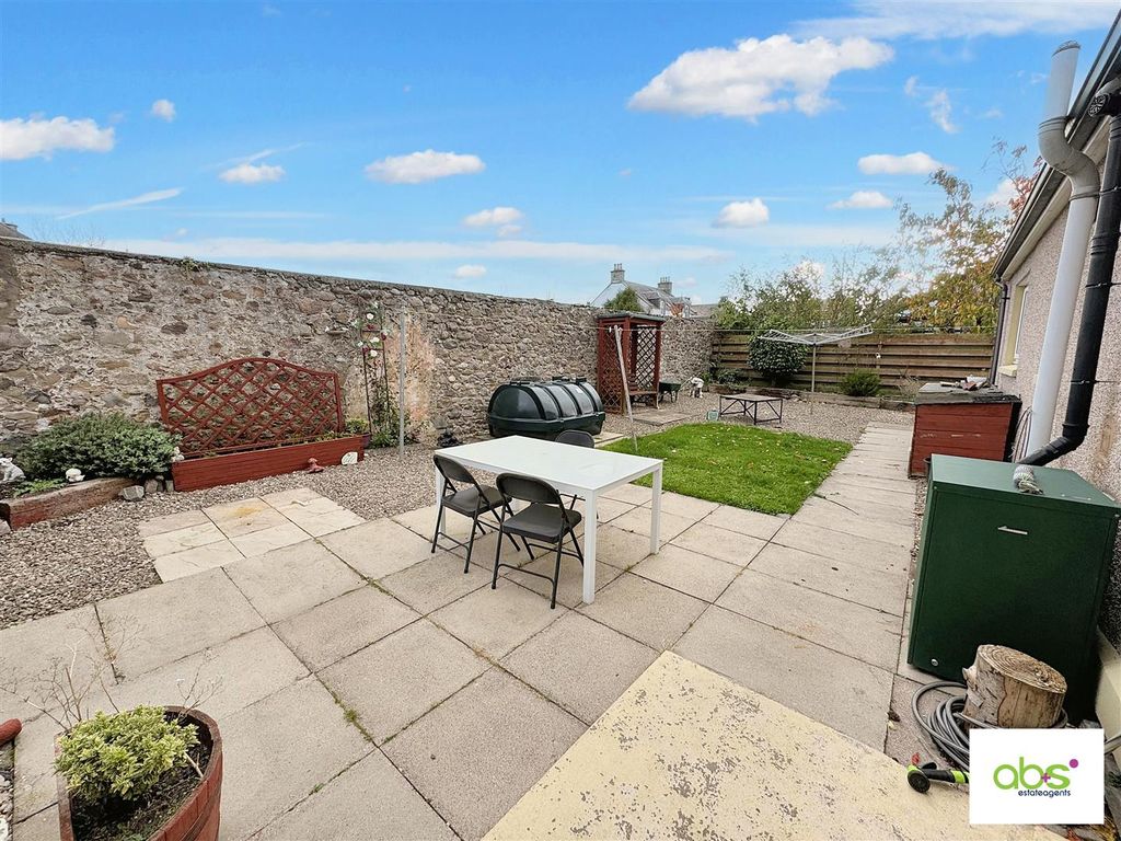 Property photo 2 of 19 Rear Garden