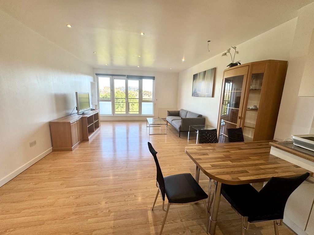 Property photo 3 of 11