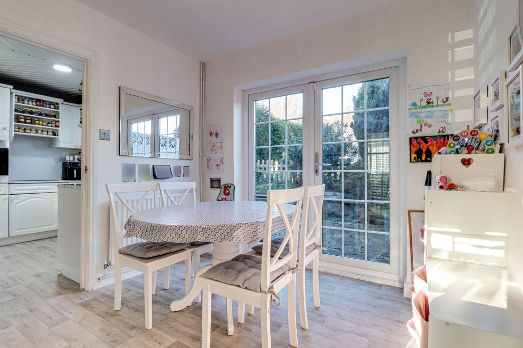 Property photo 3 of 14 Diningkitchen