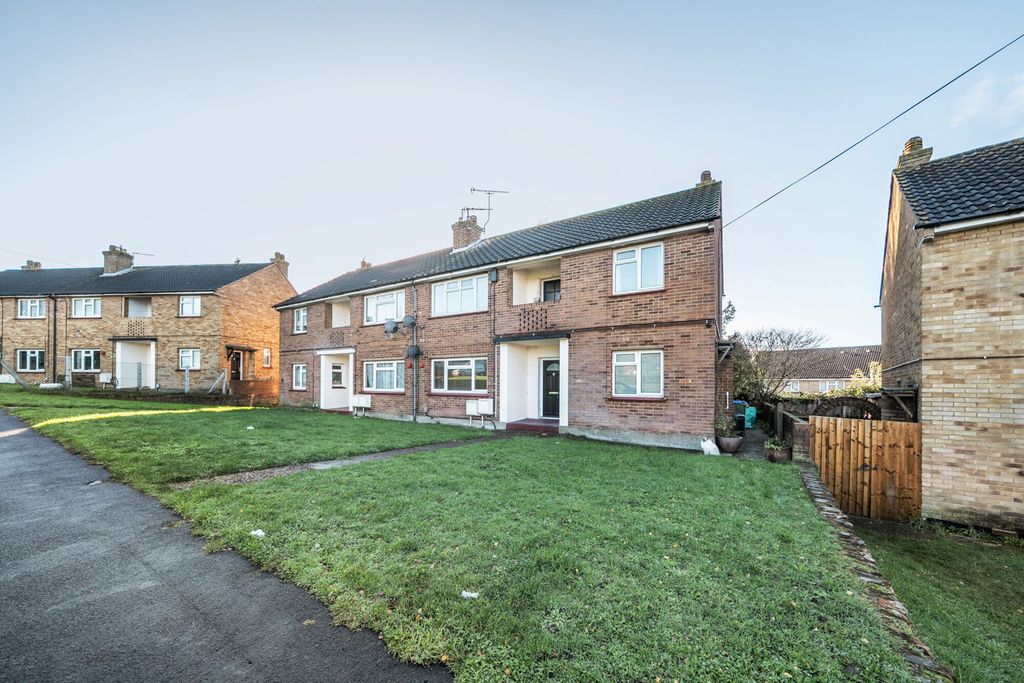 Property photo 1 of 23 1385633-1-69303Ae...