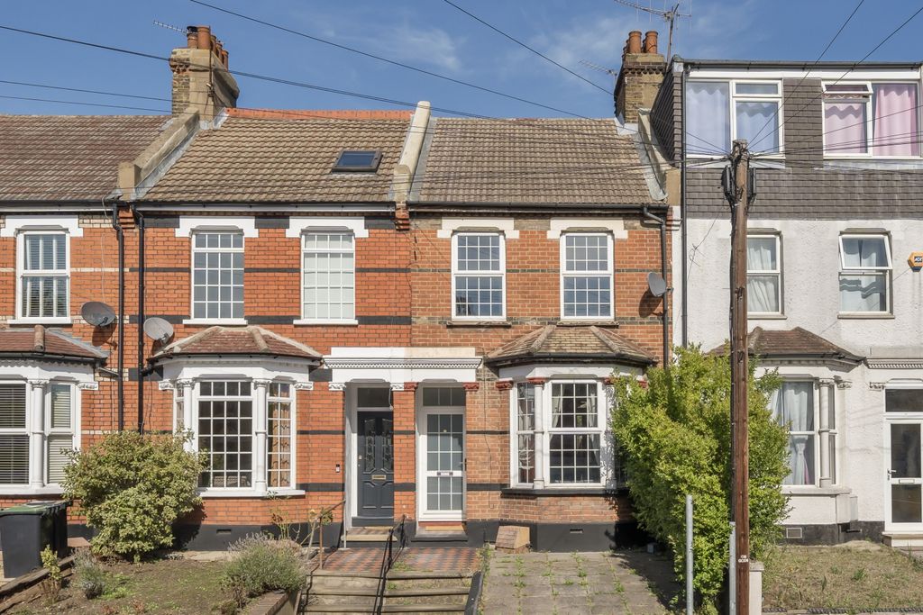 Property photo 1 of 17 External