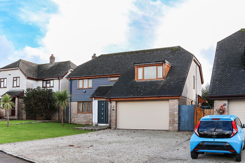 Property photo 1 of 18