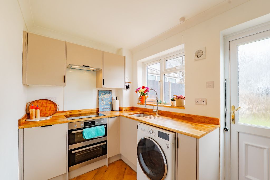 Property photo 2 of 16 5010902