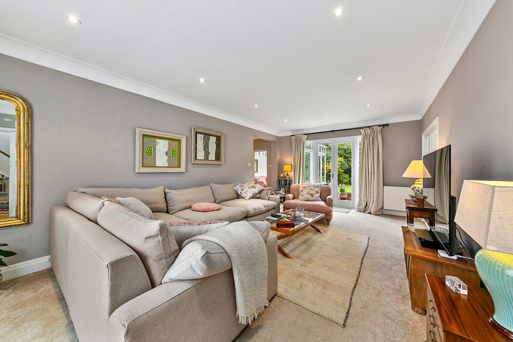 Property photo 3 of 29