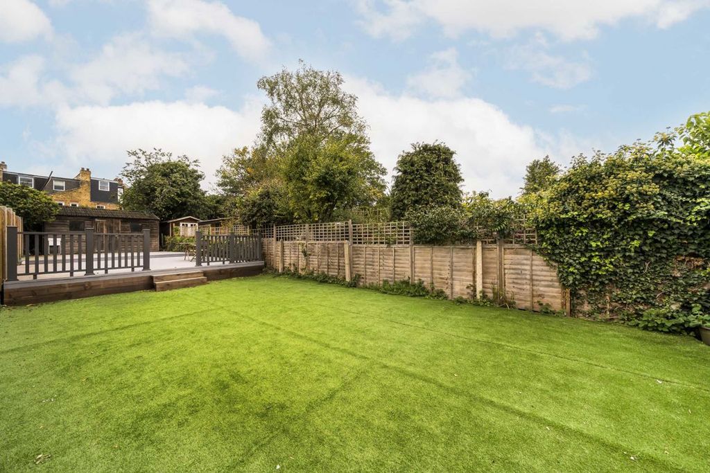 Property photo 3 of 6