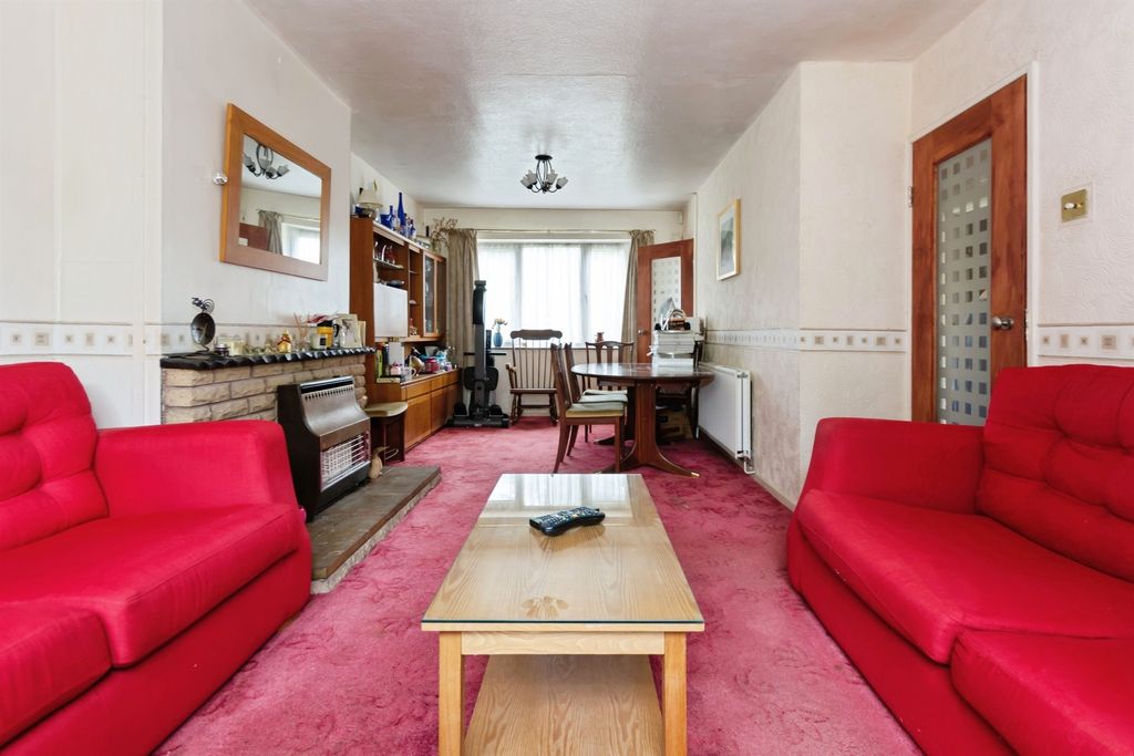 Property photo 3 of 25