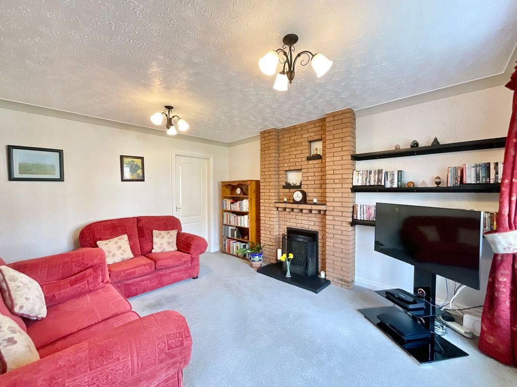 Property photo 2 of 21