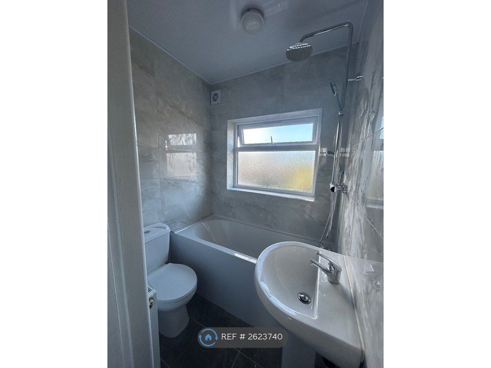 Property photo 2 of 4 Bathroom