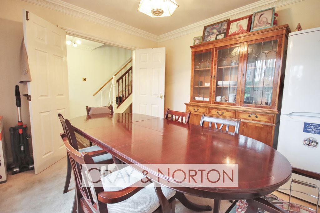 Property photo 3 of 17 Photo 9