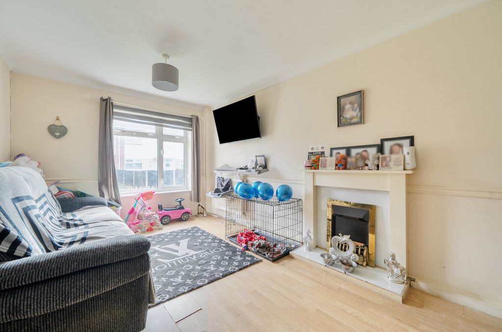 Property photo 2 of 13 1360574-8-68E6360...