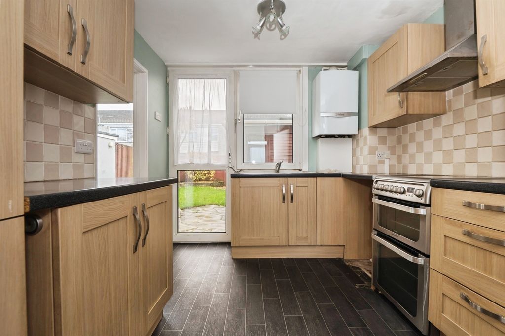 Property photo 3 of 13