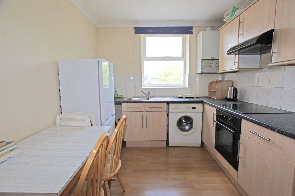 Property photo 3 of 7 Kitchen