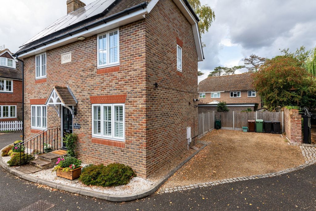 Property photo 2 of 19