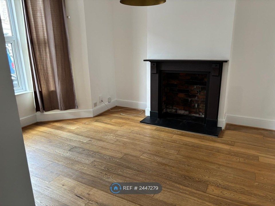 Property photo 2 of 6 Lounge