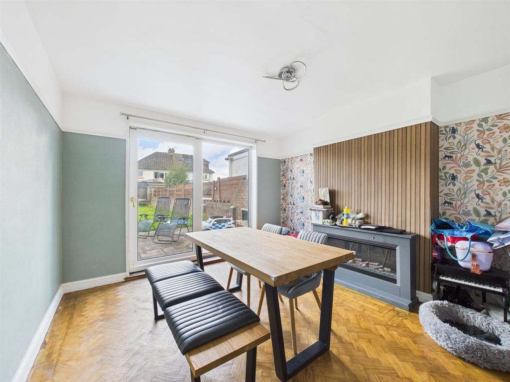 Property photo 2 of 13 Cam02295G0-Pr0290-Still009.Jpg