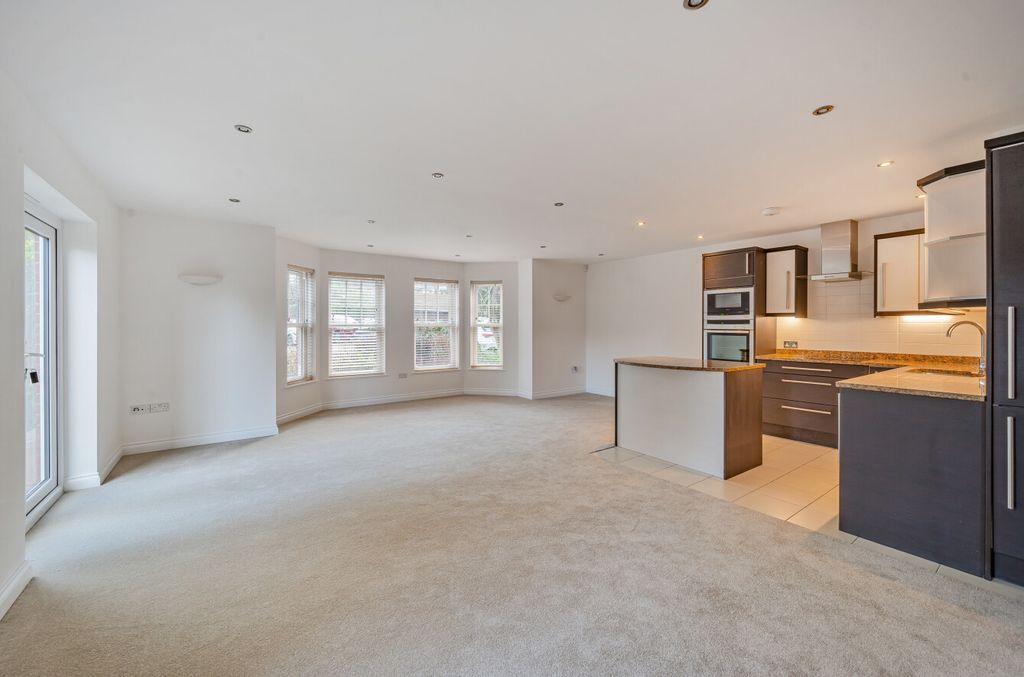 Property photo 2 of 16 Kitchen/Living Room