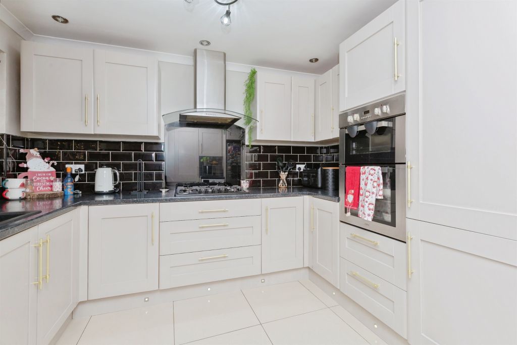 Property photo 3 of 29