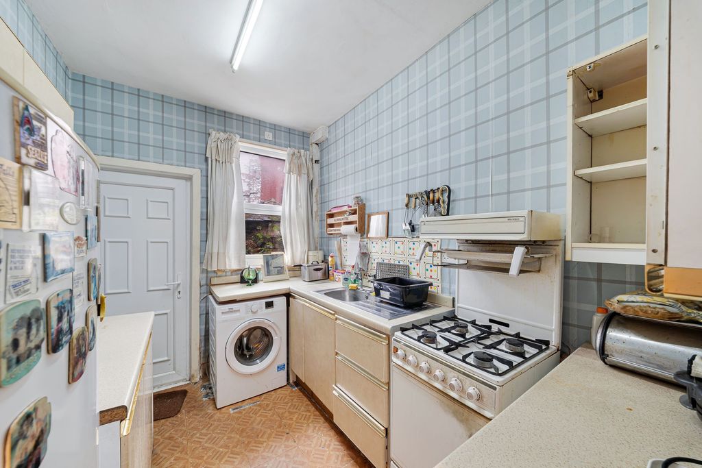 Property photo 3 of 10