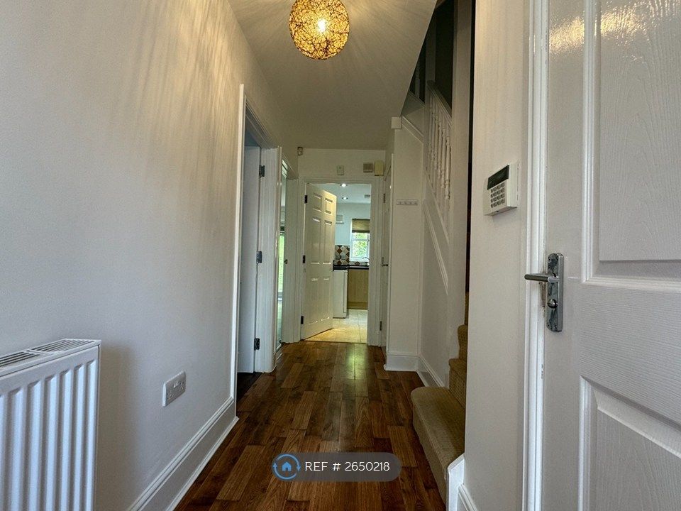 Property photo 3 of 23 Entrance Hallway