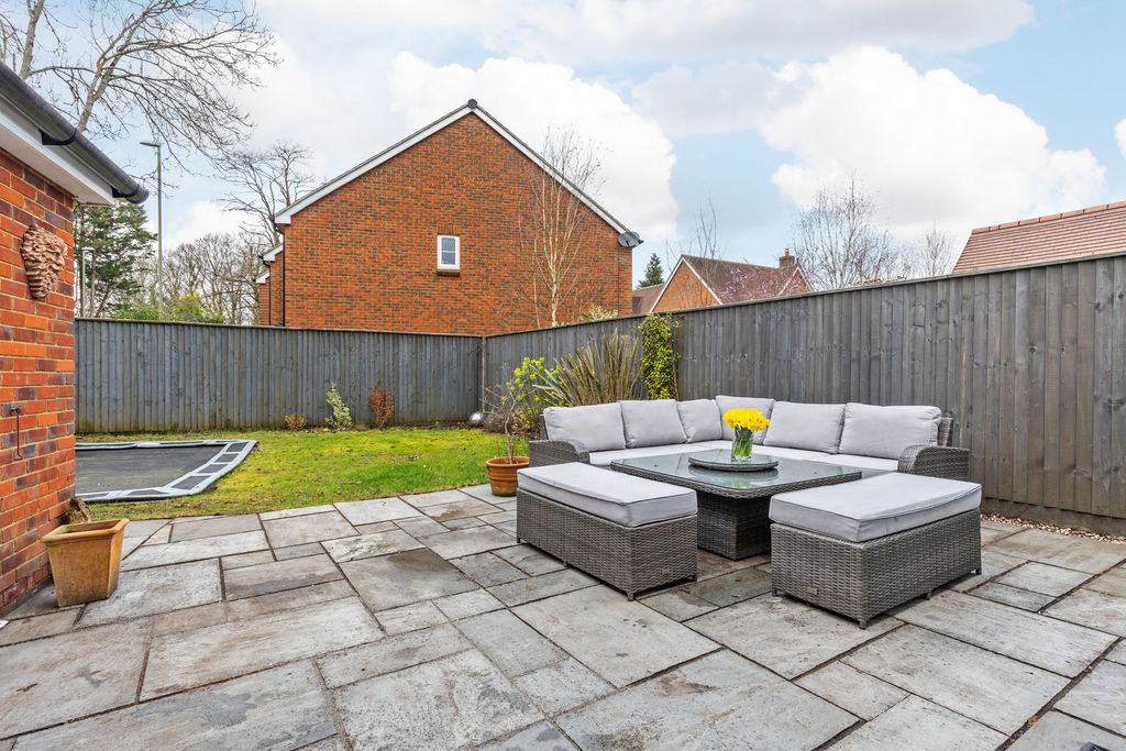 Property photo 3 of 12