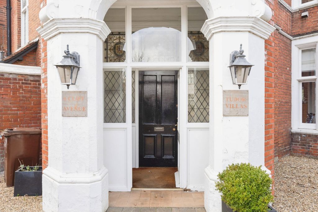 Property photo 2 of 17 Photography