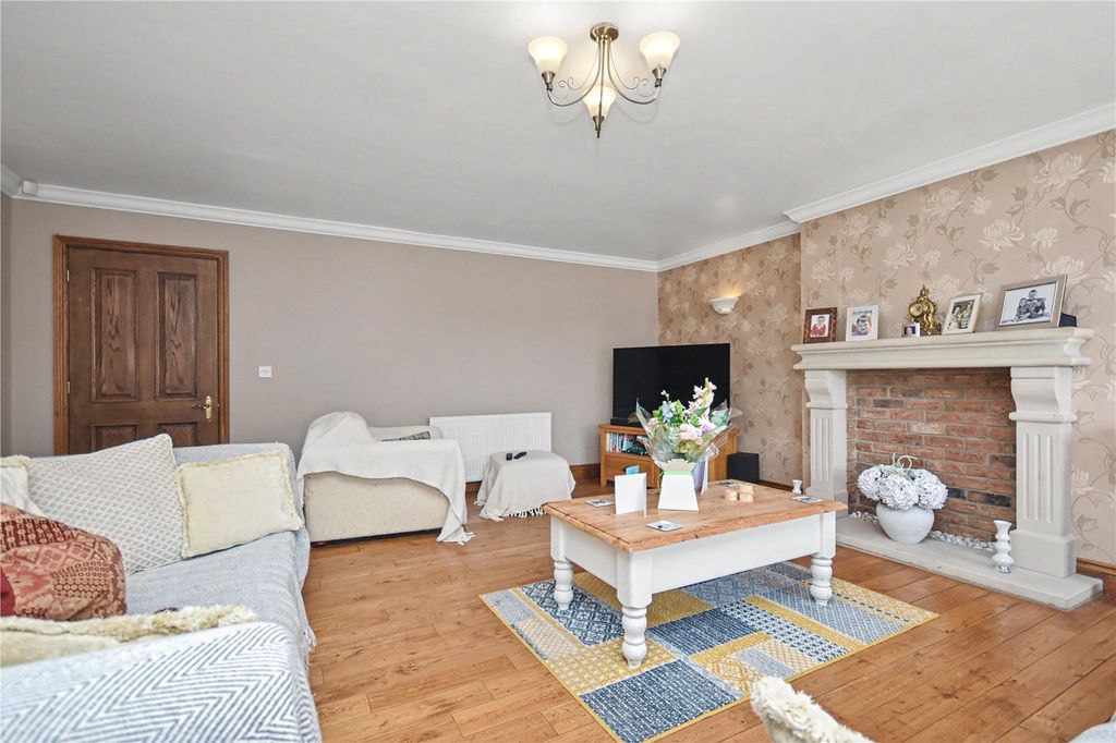 Property photo 3 of 29 Picture No. 11
