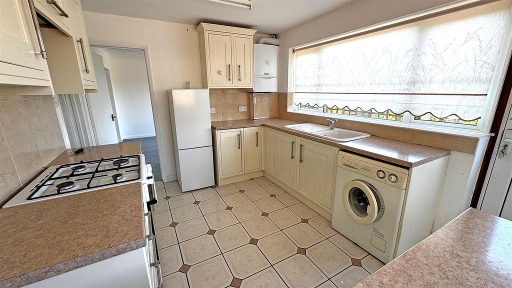 Property photo 3 of 19 9E.Jpg