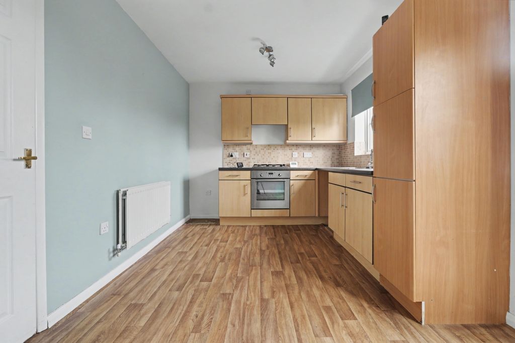 Property photo 2 of 11 Img_3145-Img_3147