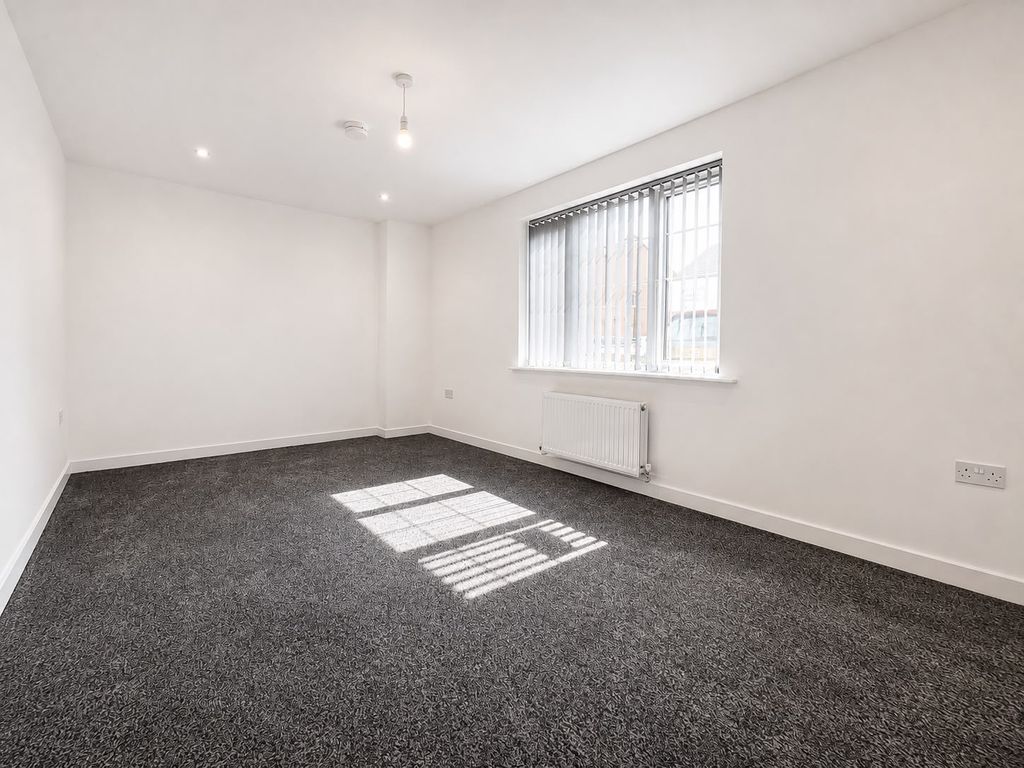 Property photo 3 of 16 Living Room
