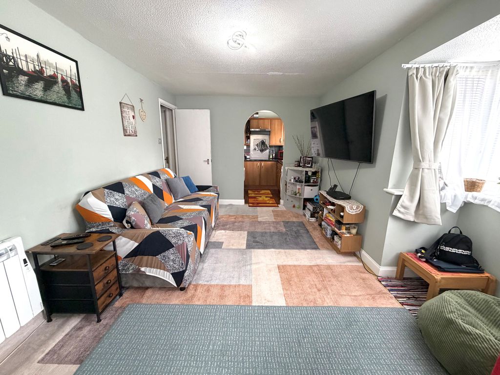 Property photo 2 of 7 Image