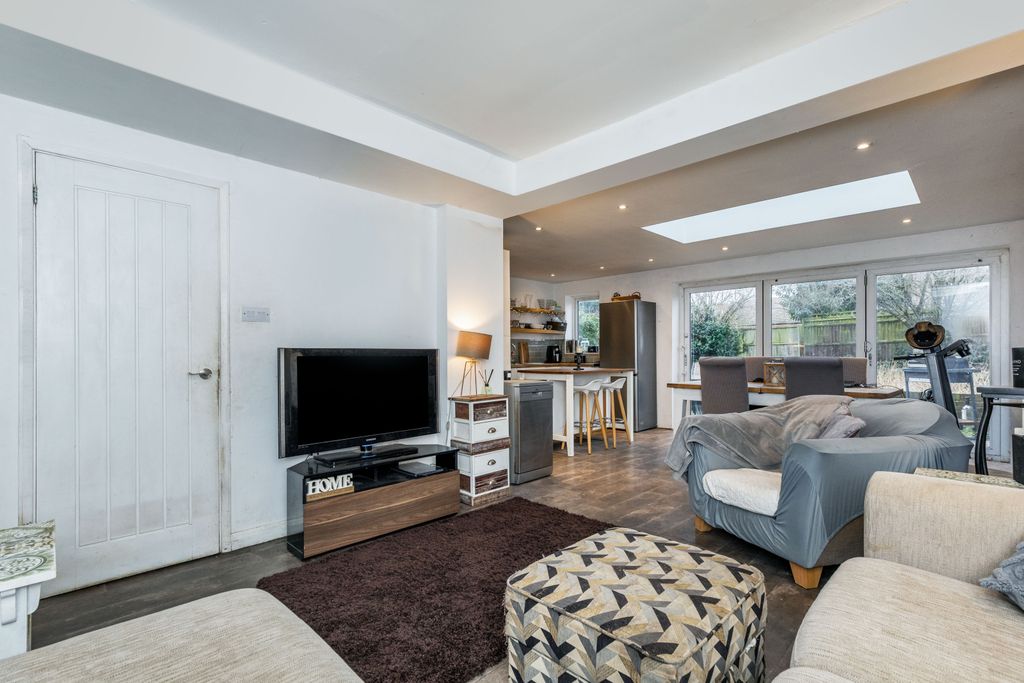 Property photo 3 of 13 Gallery